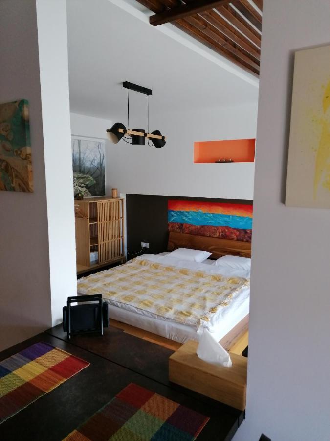 Wooden Touch Apartment *